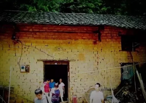 住房在進步—時代呼喚環(huán)保建筑在廣大農(nóng)村大展身手(圖4) 土墻屋